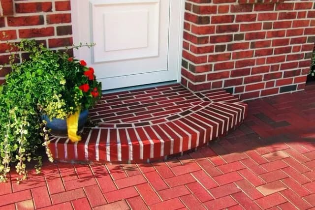 Skuteczne sposoby na mycie schodów klinkierowych i ich pielęgnację