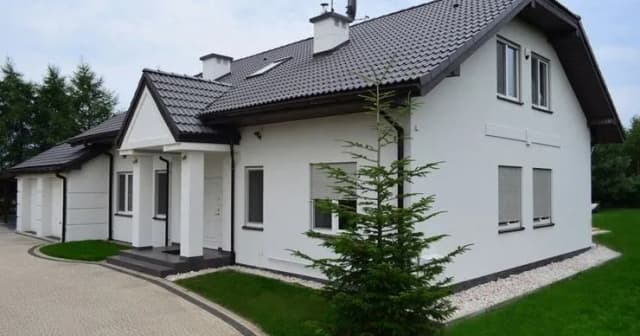 Jaki kolor elewacji do antracytowego dachu? Oto zaskakujące inspiracje Jaki kolor elewacji do antracytowego dachu? Oto zaskakujące inspiracje