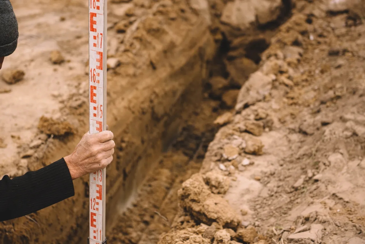 Jak wytyczyć fundamenty bez błędów – praktyczne metody i porady